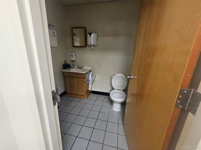 138 South First 102, Lindenhurst, NY 11757