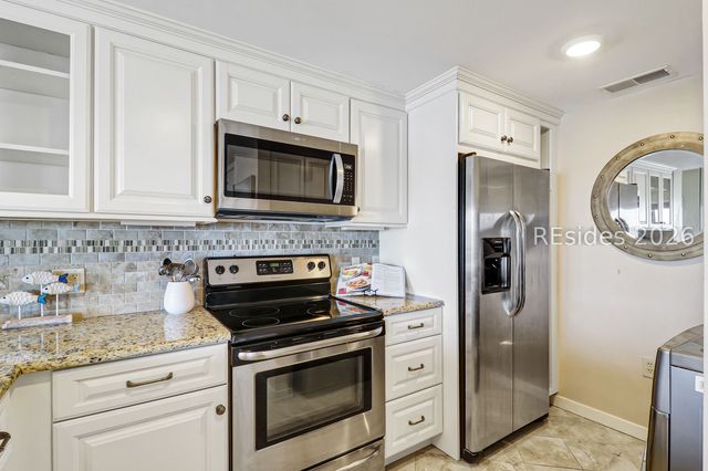 2 Shelter Cove Ln Apt 220, Hilton Head Island, SC 29928