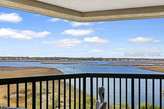 2 Shelter Cove Ln Apt 220, Hilton Head Island, SC 29928