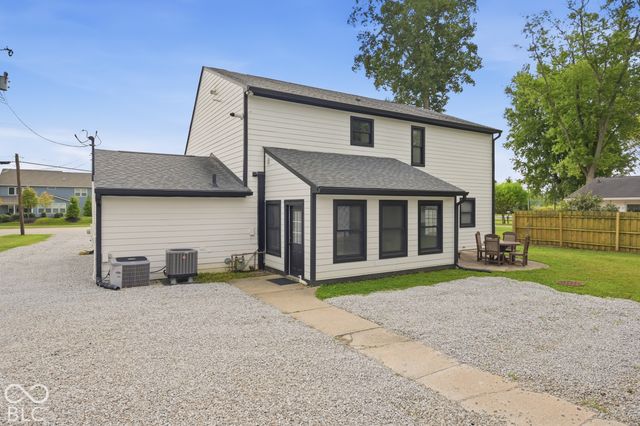 1334 S Runyon, Greenwood, IN 46143