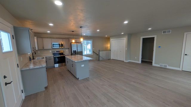 119 E HARRISON STREET, Appleton, WI 54915