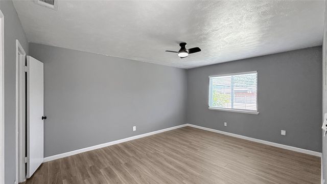 674 W Warrior Trail, Grand Prairie, TX 75052