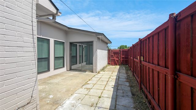 674 W Warrior Trail, Grand Prairie, TX 75052