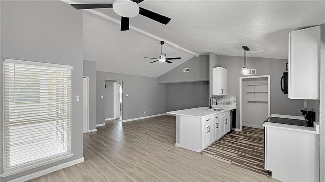 674 W Warrior Trail, Grand Prairie, TX 75052
