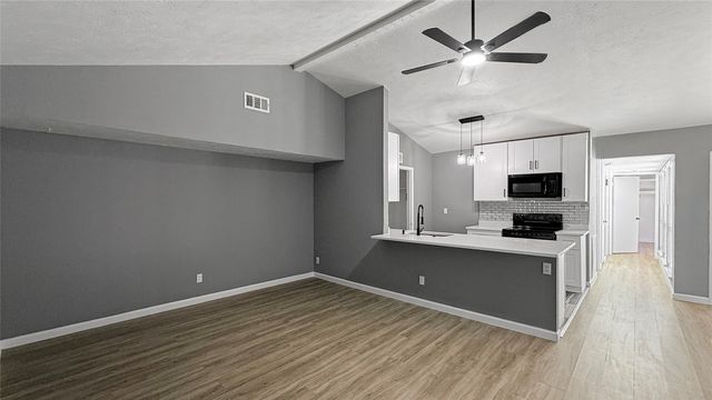 674 W Warrior Trail, Grand Prairie, TX 75052