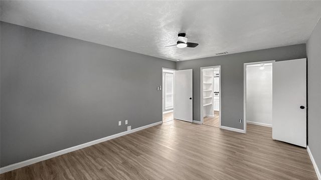 674 W Warrior Trail, Grand Prairie, TX 75052