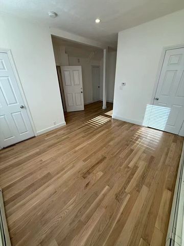 63 Middle St 1, Boston, MA 02127