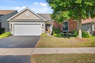 2802 Edgewater Drive, Elgin, IL 60124