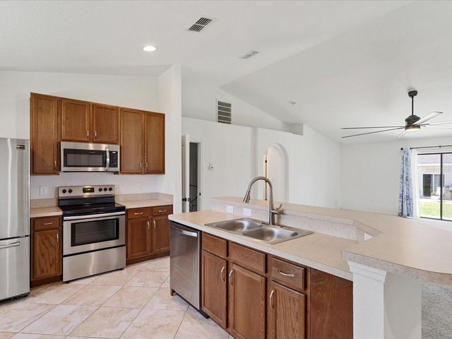 630 VALENCIA COURT, Dundee, FL 33838