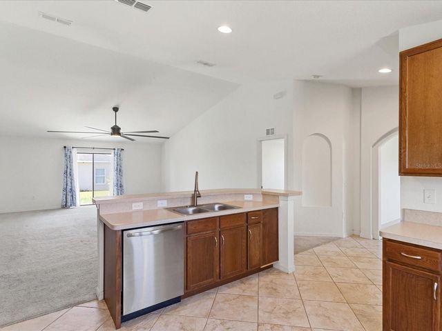 630 VALENCIA COURT, Dundee, FL 33838