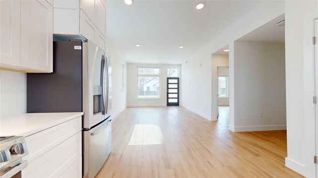 115 Lenox Street 102, Houston, TX 77011