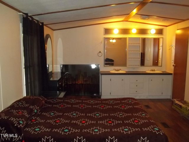 1284 Powder Branch Road, Johnson City, TN 37601