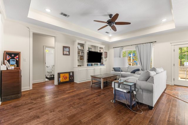 11 W Donnington Ct., Hattiesburg, MS 39402