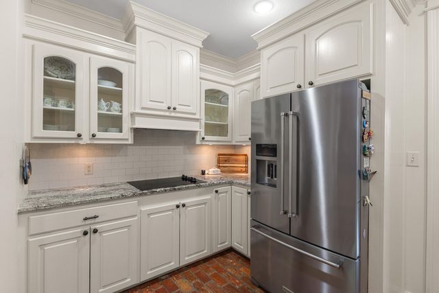11 W Donnington Ct., Hattiesburg, MS 39402