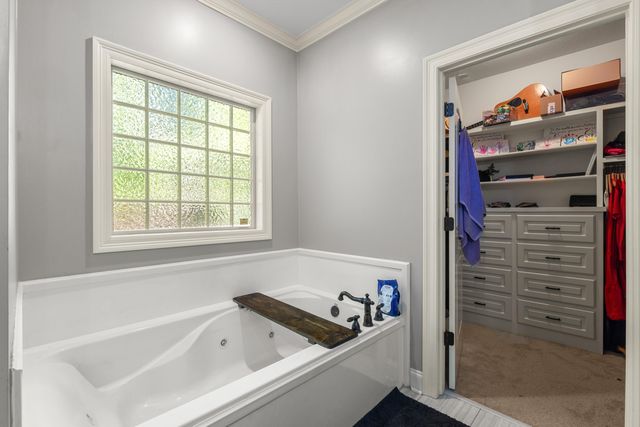11 W Donnington Ct., Hattiesburg, MS 39402