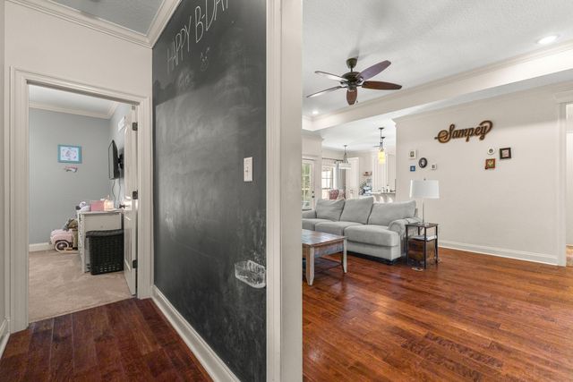 11 W Donnington Ct., Hattiesburg, MS 39402