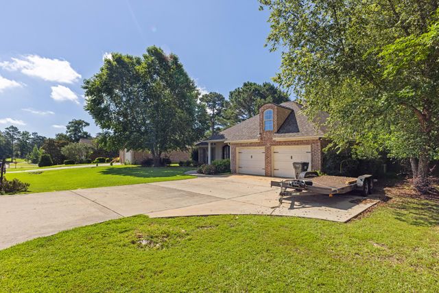 11 W Donnington Ct., Hattiesburg, MS 39402