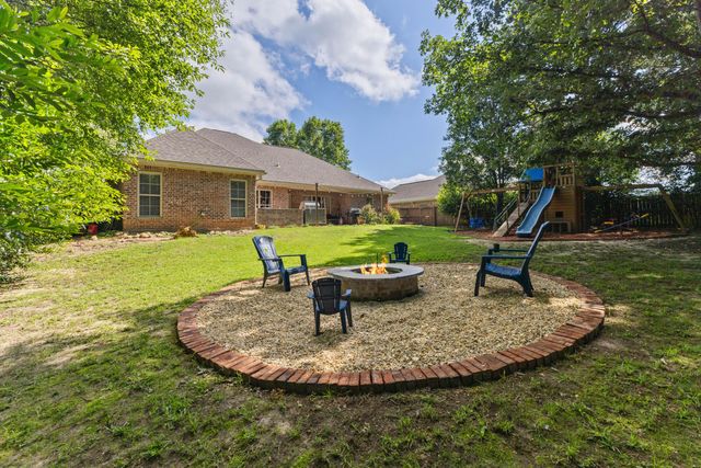 11 W Donnington Ct., Hattiesburg, MS 39402