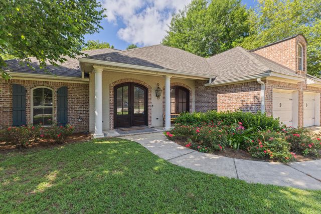 11 W Donnington Ct., Hattiesburg, MS 39402