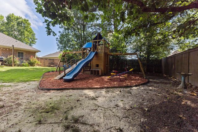 11 W Donnington Ct., Hattiesburg, MS 39402