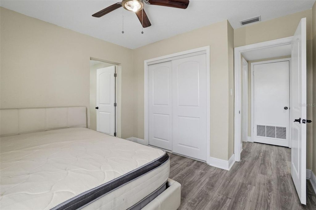 Image 12 of property listing at 5742 DOGWOOD DRIVE, Orlando, FL 32807