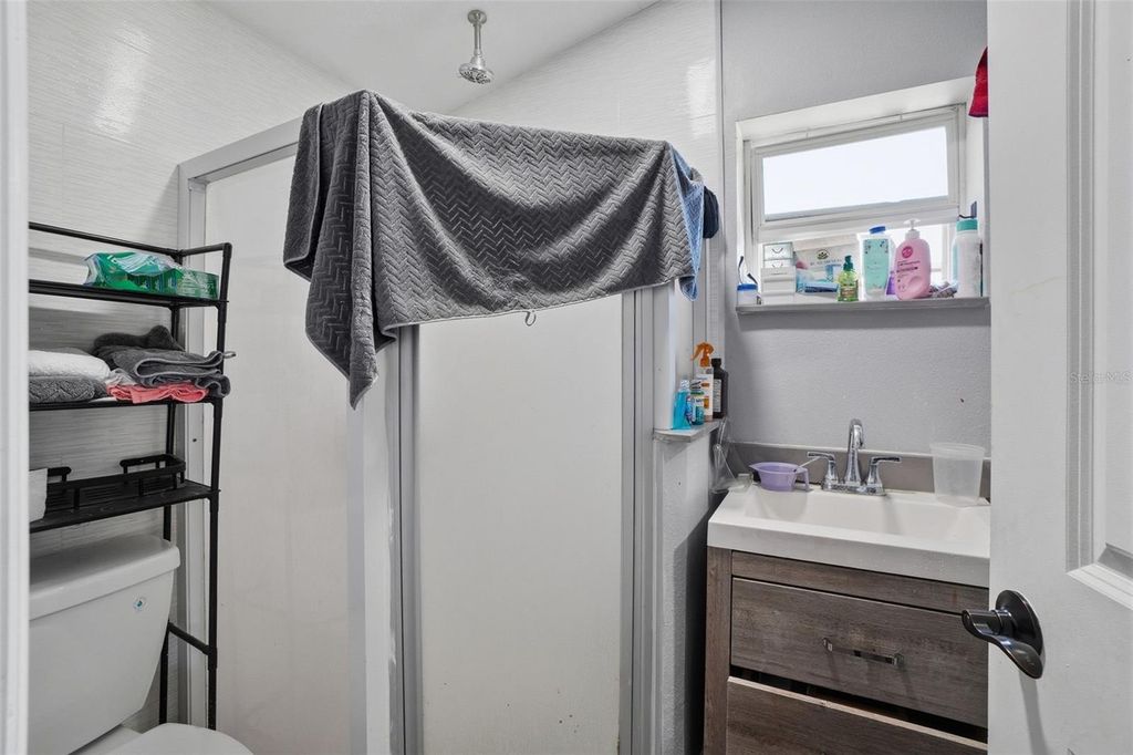 Image 19 of property listing at 5742 DOGWOOD DRIVE, Orlando, FL 32807