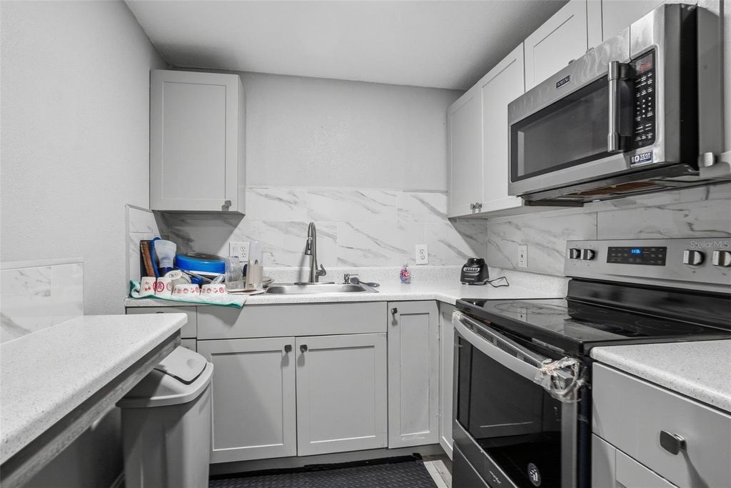 Image 27 of property listing at 5742 DOGWOOD DRIVE, Orlando, FL 32807