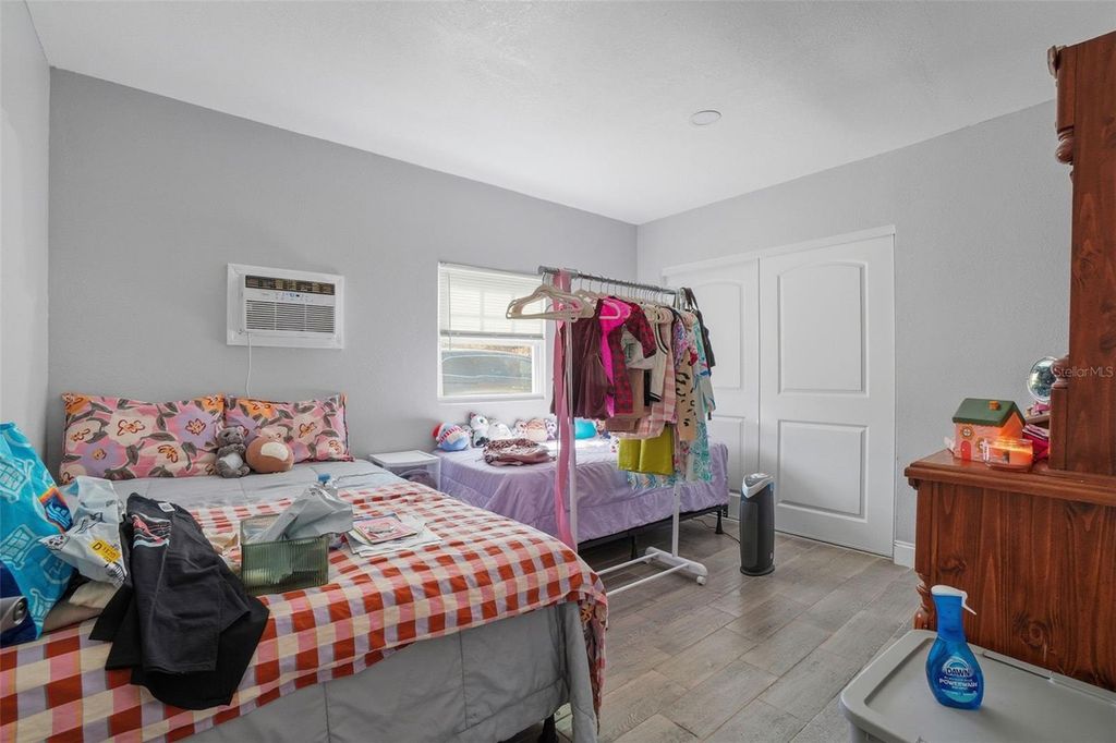 Image 29 of property listing at 5742 DOGWOOD DRIVE, Orlando, FL 32807