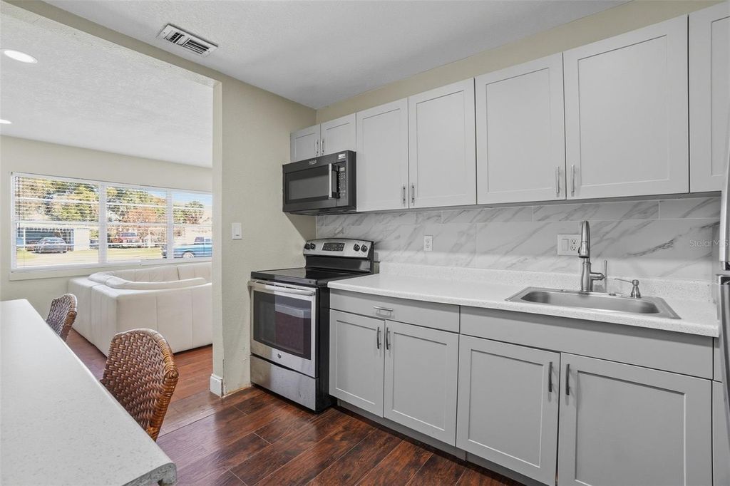 Image 7 of property listing at 5742 DOGWOOD DRIVE, Orlando, FL 32807