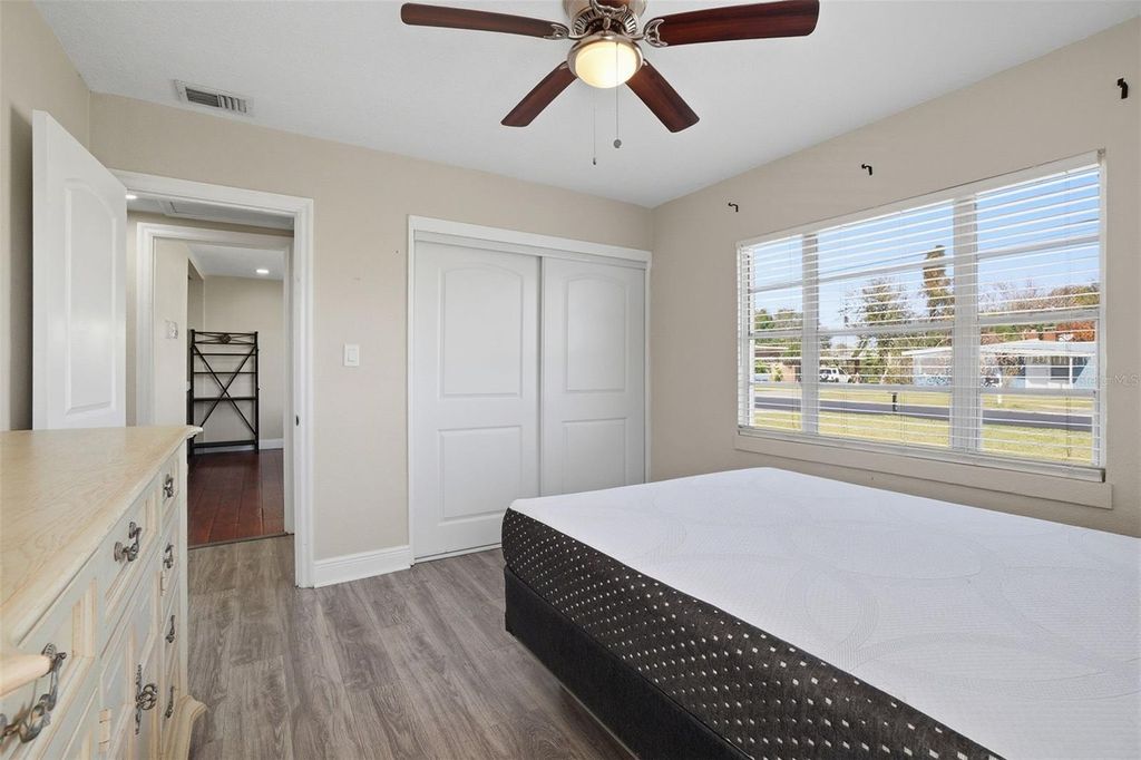 Image 9 of property listing at 5742 DOGWOOD DRIVE, Orlando, FL 32807