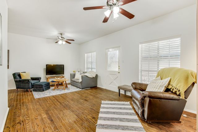 6023 E University Boulevard 204, Dallas, TX 75206