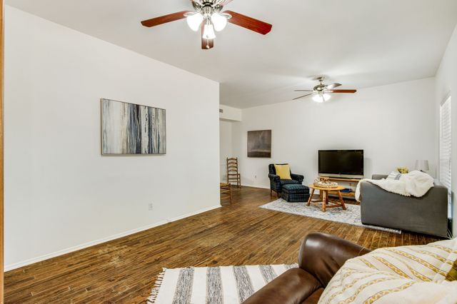 6023 E University Boulevard 204, Dallas, TX 75206