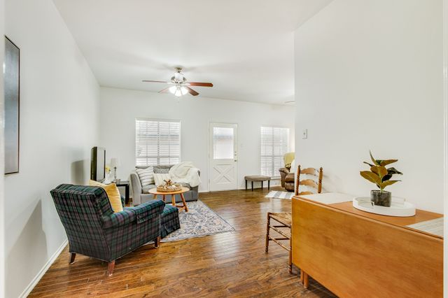 6023 E University Boulevard 204, Dallas, TX 75206