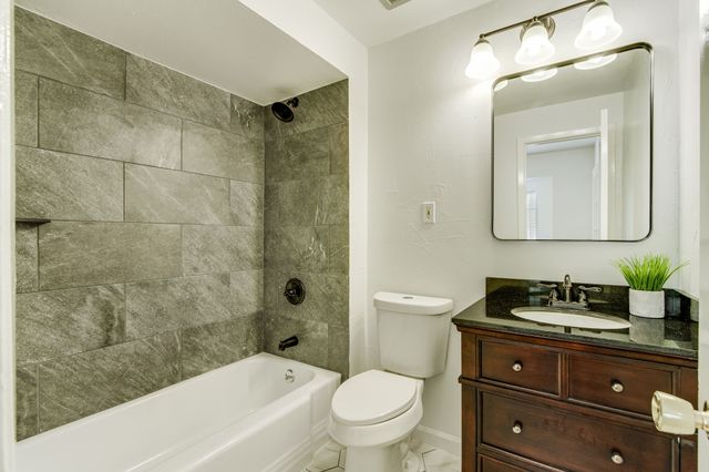 6023 E University Boulevard 204, Dallas, TX 75206