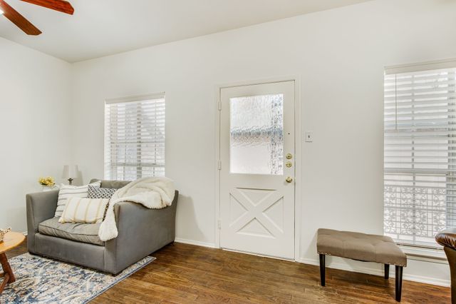 6023 E University Boulevard 204, Dallas, TX 75206