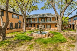 6023 E University Boulevard 204, Dallas, TX 75206