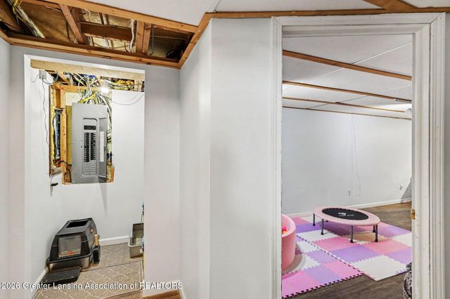 1404 Weber Drive, Lansing, MI 48912