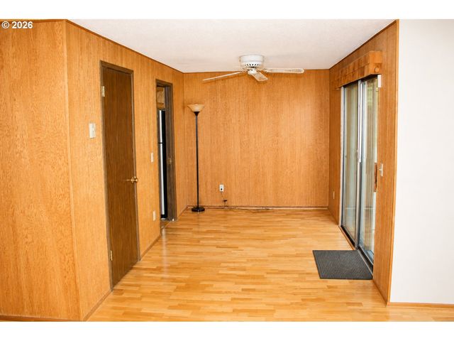381 Ne VILLAGE SQUIRE Ave 2, Gresham, OR 97030