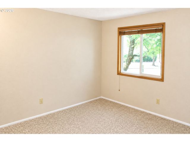 381 Ne VILLAGE SQUIRE Ave 2, Gresham, OR 97030