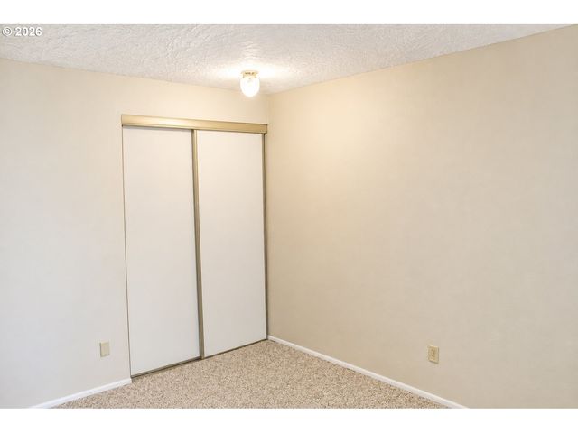 381 Ne VILLAGE SQUIRE Ave 2, Gresham, OR 97030