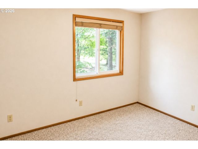 381 Ne VILLAGE SQUIRE Ave 2, Gresham, OR 97030