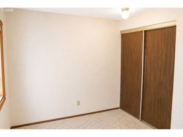 381 Ne VILLAGE SQUIRE Ave 2, Gresham, OR 97030