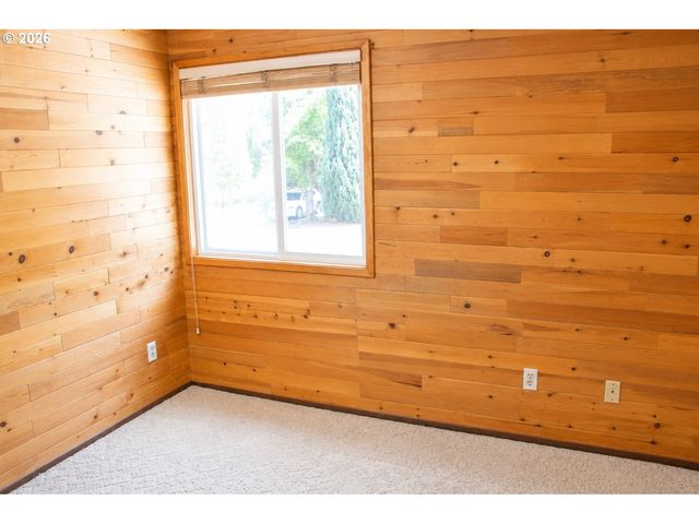 381 Ne VILLAGE SQUIRE Ave 2, Gresham, OR 97030