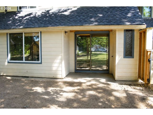 381 Ne VILLAGE SQUIRE Ave 2, Gresham, OR 97030