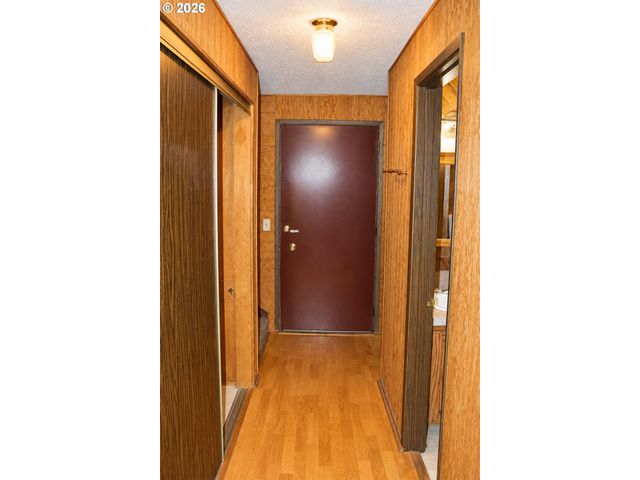 381 Ne VILLAGE SQUIRE Ave 2, Gresham, OR 97030