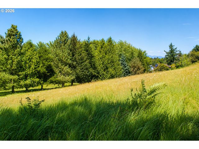 381 Ne VILLAGE SQUIRE Ave 2, Gresham, OR 97030