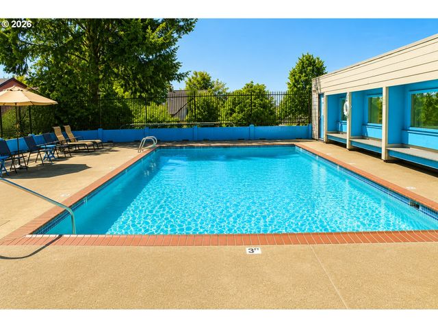 381 Ne VILLAGE SQUIRE Ave 2, Gresham, OR 97030
