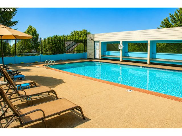 381 Ne VILLAGE SQUIRE Ave 2, Gresham, OR 97030