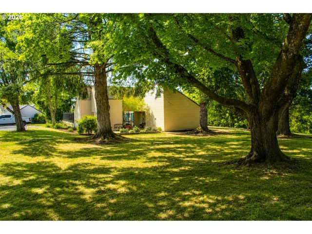 381 Ne VILLAGE SQUIRE Ave 2, Gresham, OR 97030