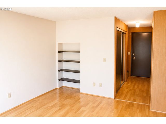381 Ne VILLAGE SQUIRE Ave 2, Gresham, OR 97030